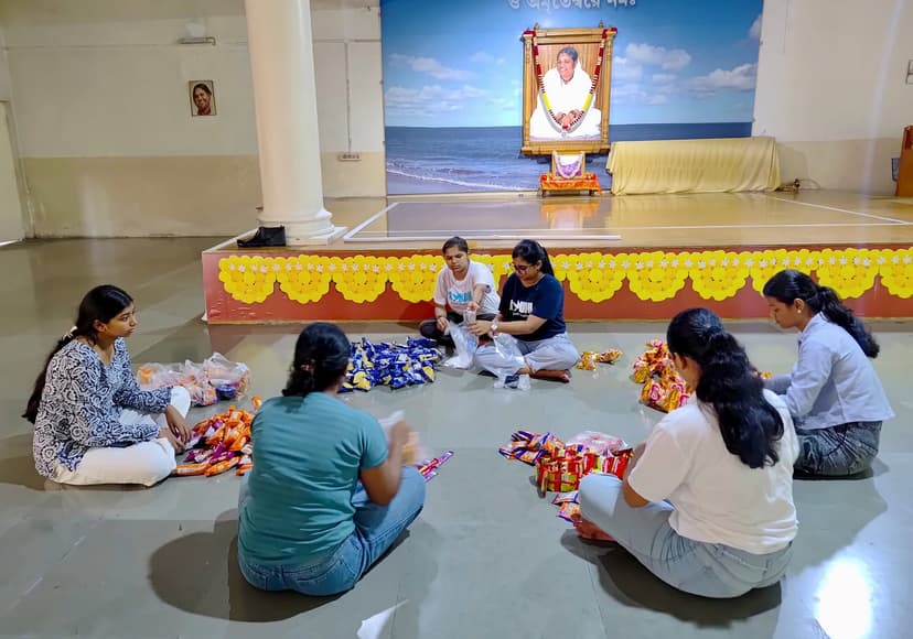 AYUDH Kolkata Celebrating Amma's Birthday 2025 Image 2.jpg